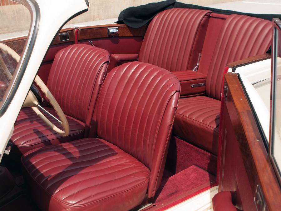 Интерьер Riley RMD Convertible 1949 года  (фото 2 из 21)